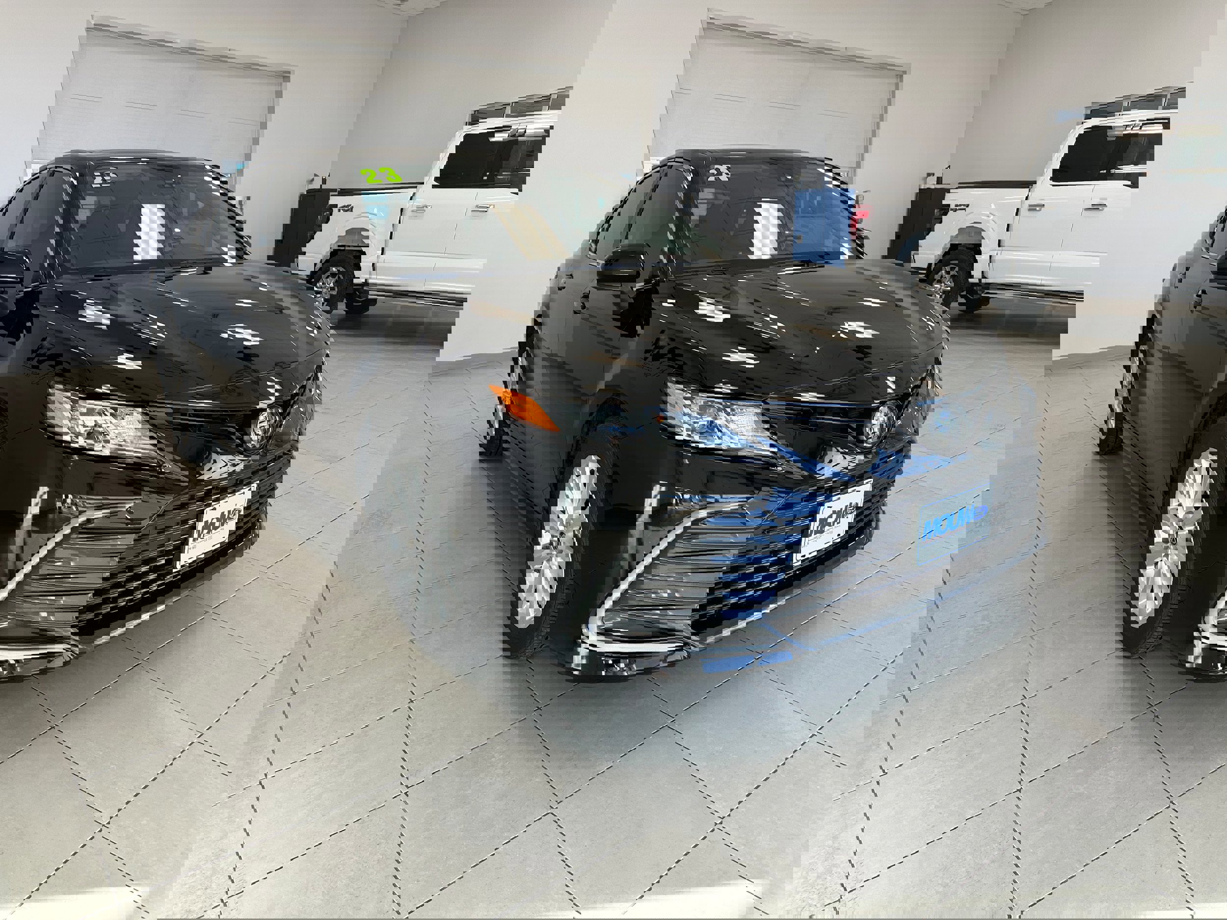 Used 2023 Toyota Camry LE image 4