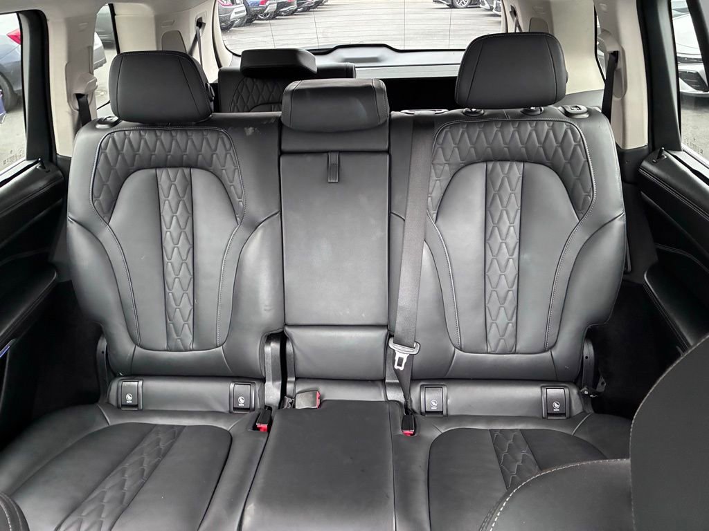 Used 2024 BMW X7 xDrive40i w/ Premium Package AWD/4WD image 25