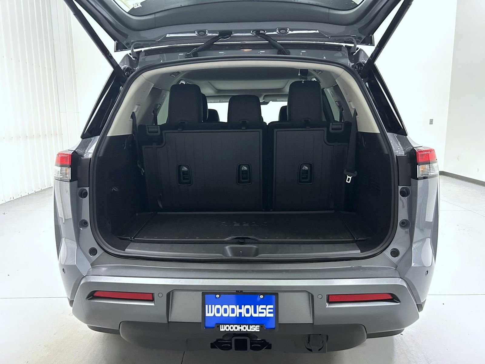 New 2026 Nissan Pathfinder SL image 9