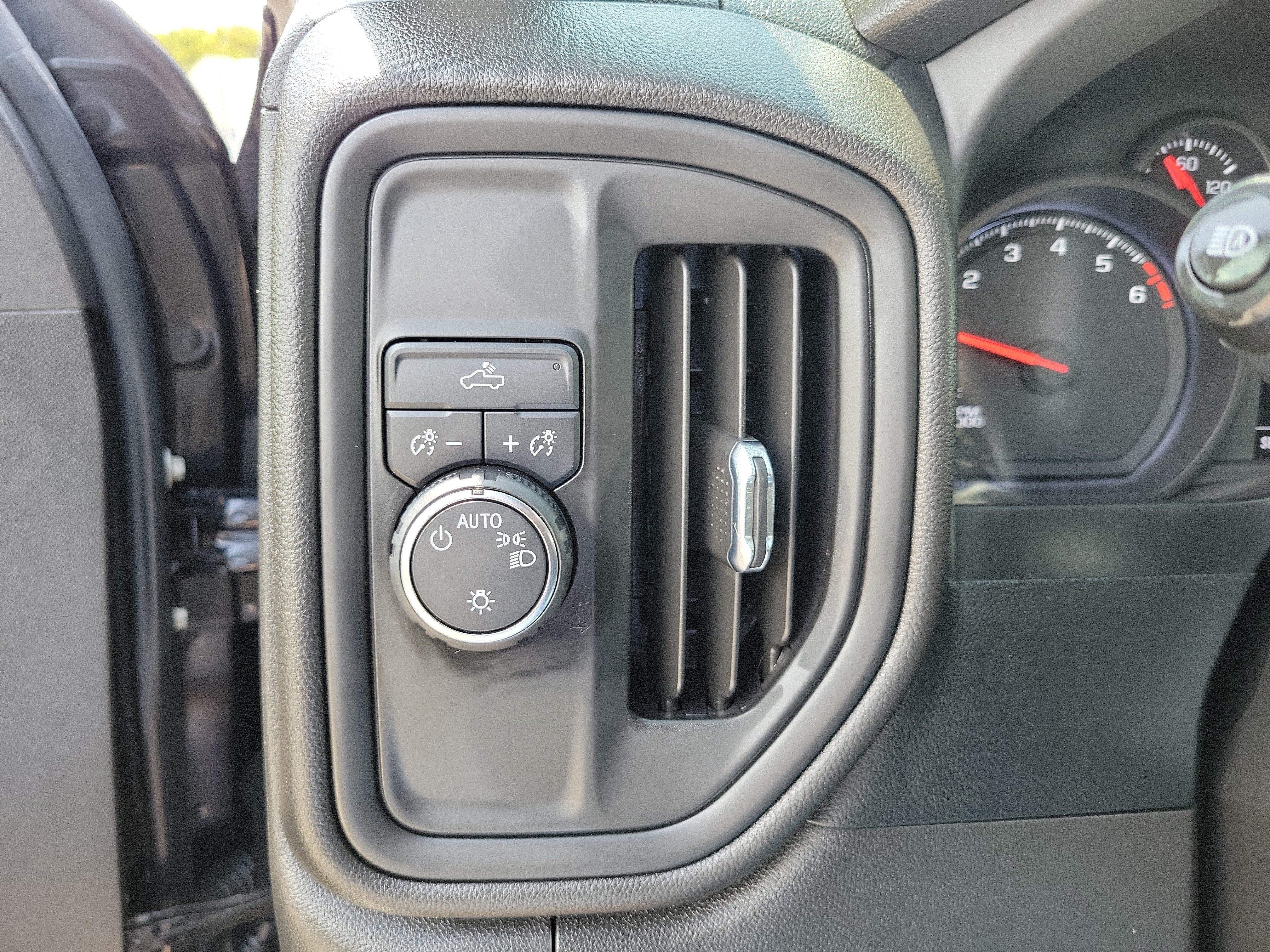Used 2023 Chevrolet Silverado 1500 Custom RWD image 23