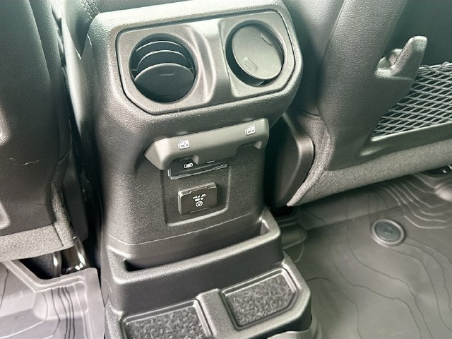 New 2026 Jeep Wrangler Unlimited Sahara AWD/4WD image 19