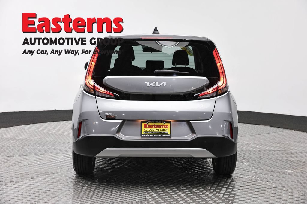 Used 2023 Kia Soul LX w/ Option Group 015 FWD image 6