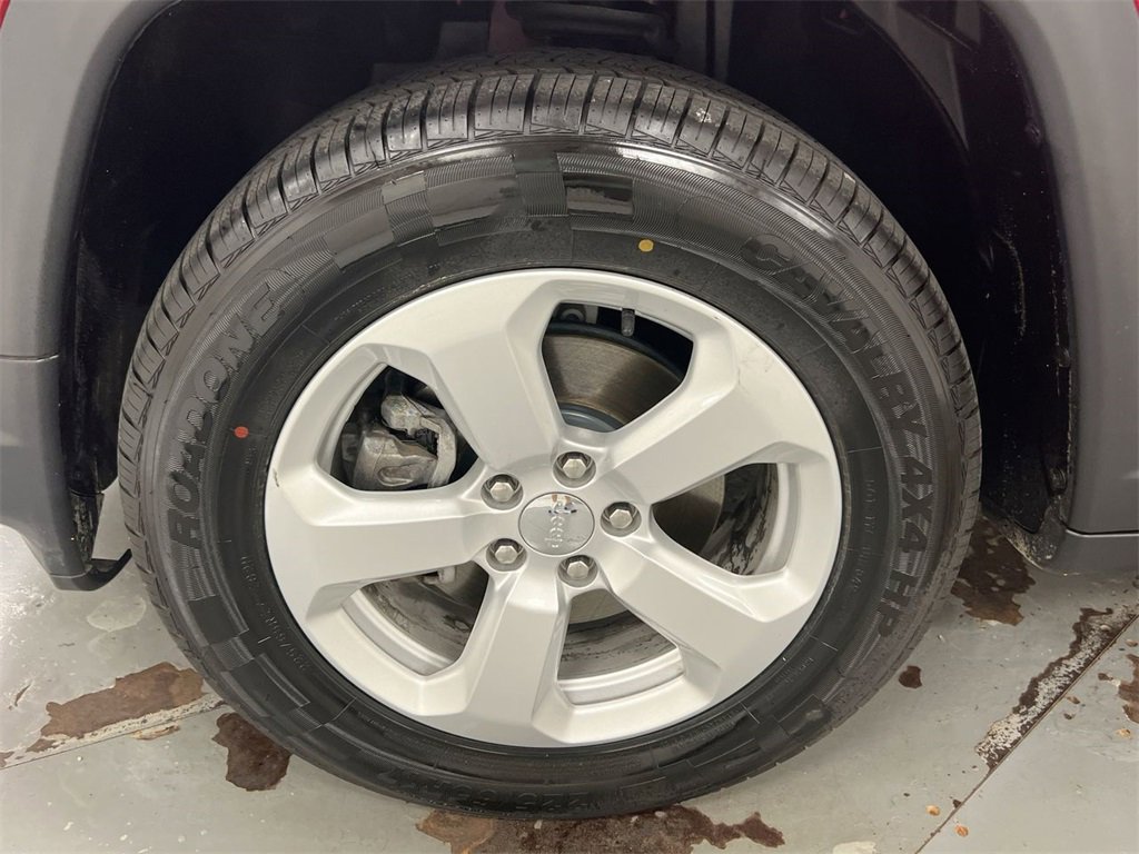 Used 2020 Jeep Compass Latitude image 25