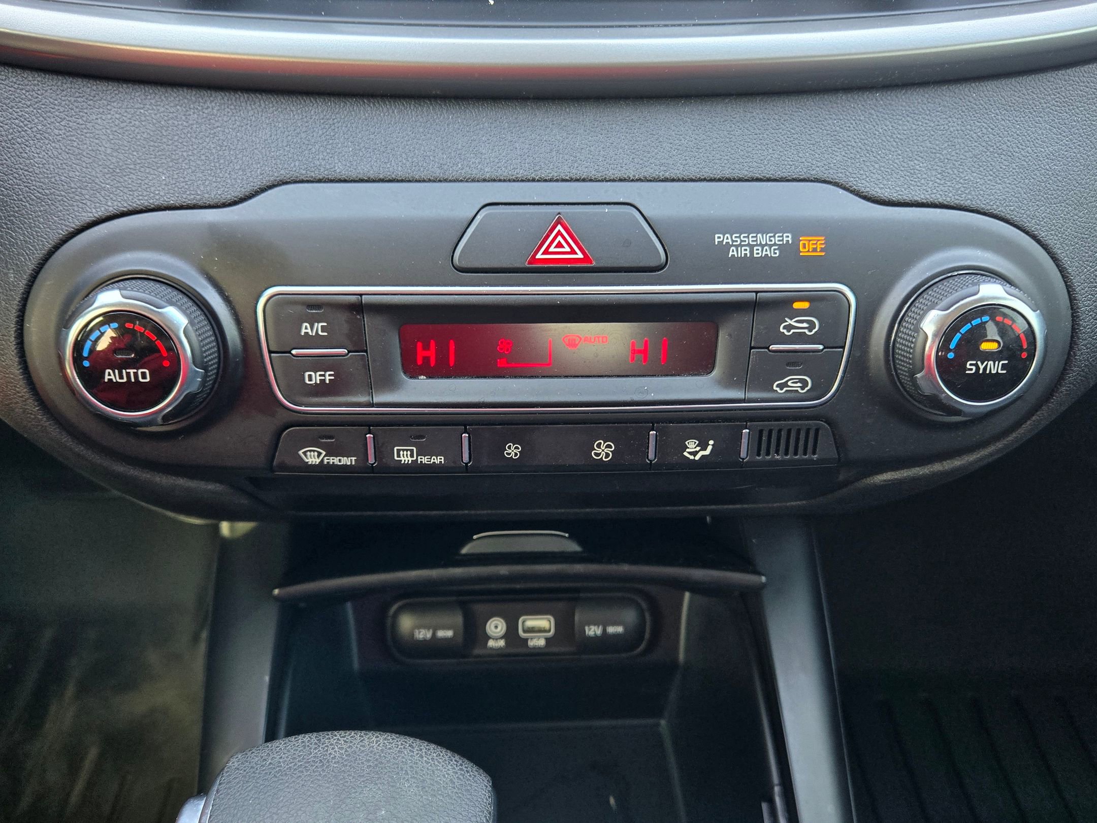 Certified 2019 Kia Sorento LX image 28