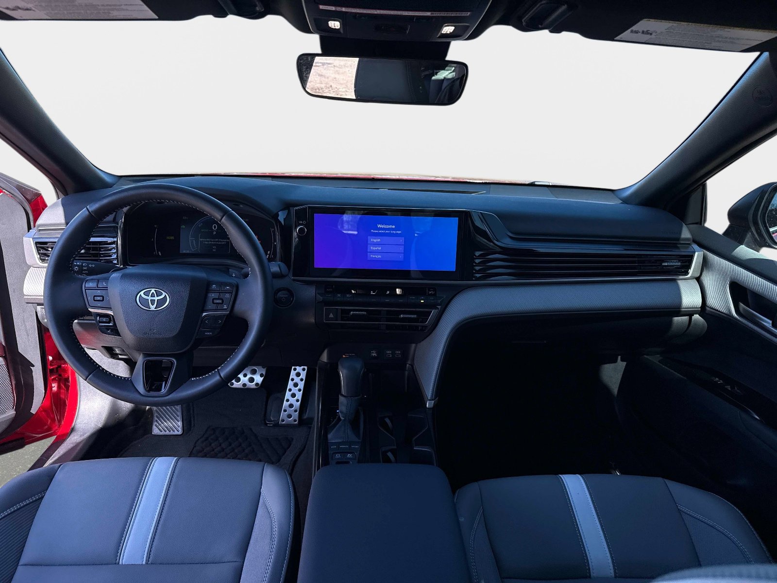 Used 2025 Toyota Camry SE w/ Multimedia Upgrade Package image 16