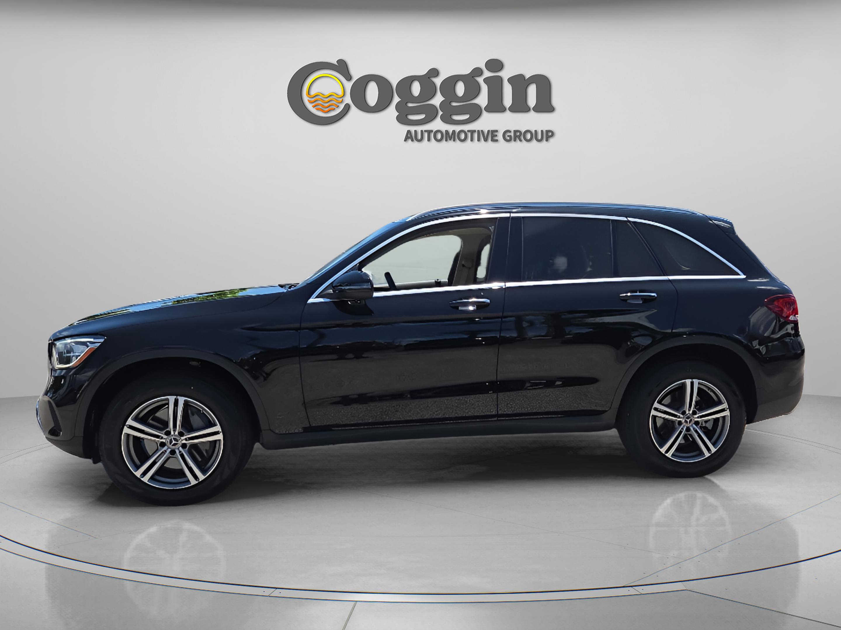 Used 2020 Mercedes-Benz GLC 300 4MATIC image 2