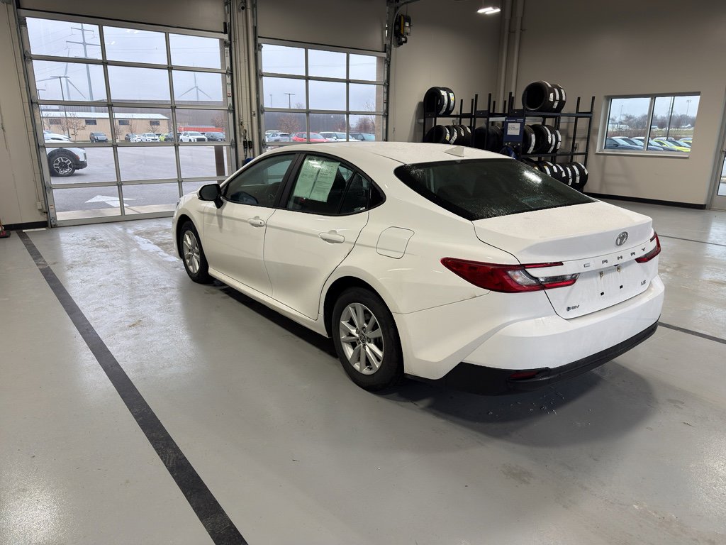 Used 2025 Toyota Camry LE image 3