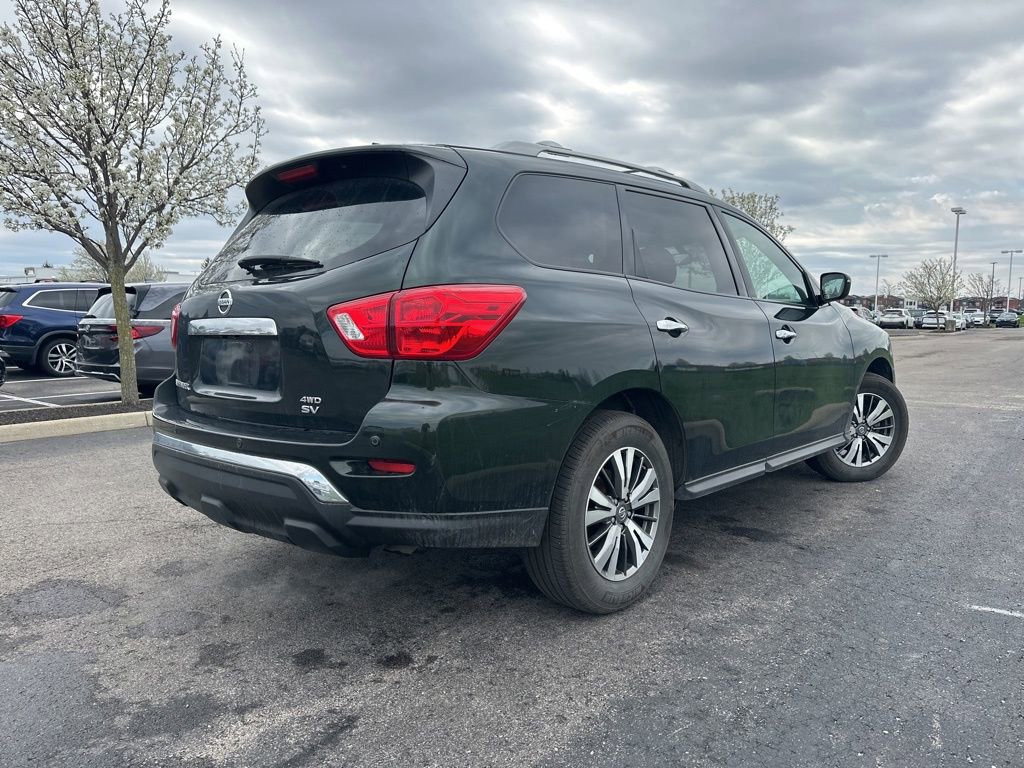 Used 2019 Nissan Pathfinder SV image 10