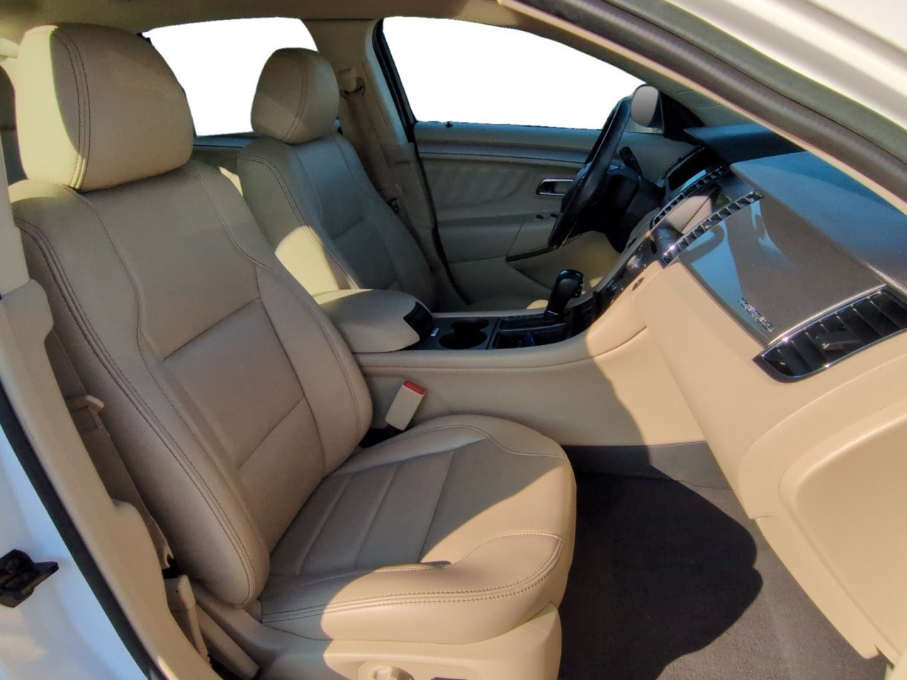 Used 2019 Ford Taurus SEL w/ Equipment Group 201A FWD image 25