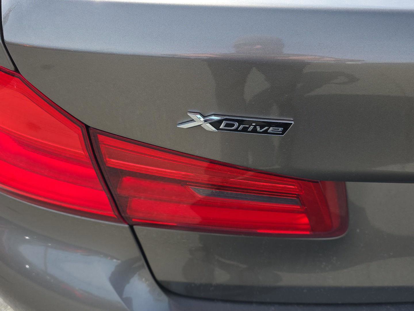 Used 2017 BMW 540i xDrive image 7