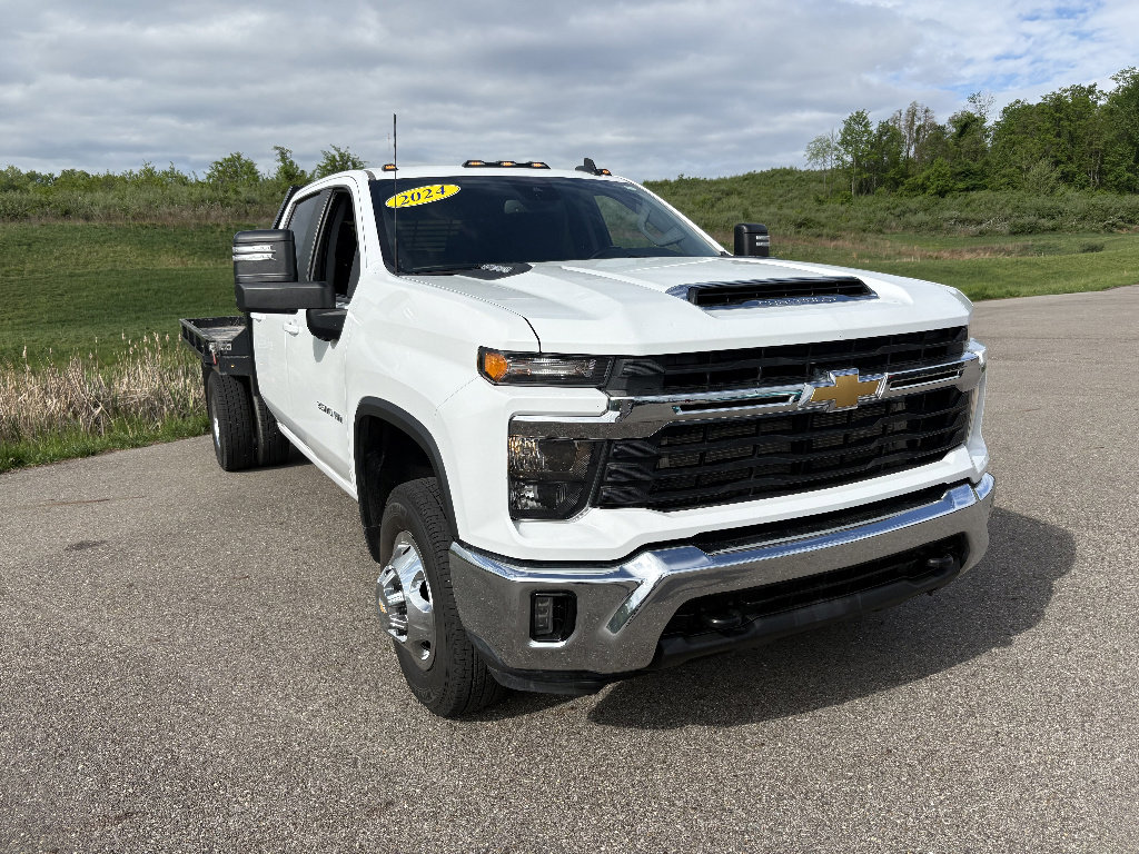 Used 2024 Chevrolet Silverado 3500 LT w/ Convenience Package AWD/4WD image 7