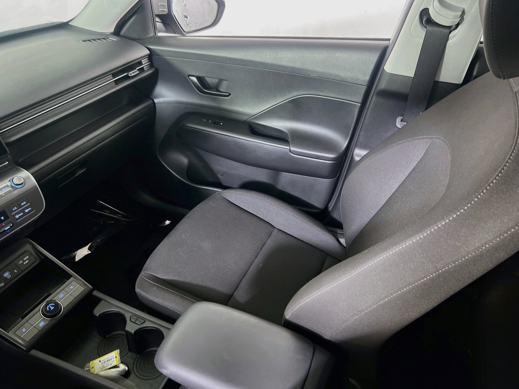 Used 2024 Hyundai Kona SEL w/ Convenience Package AWD/4WD image 23