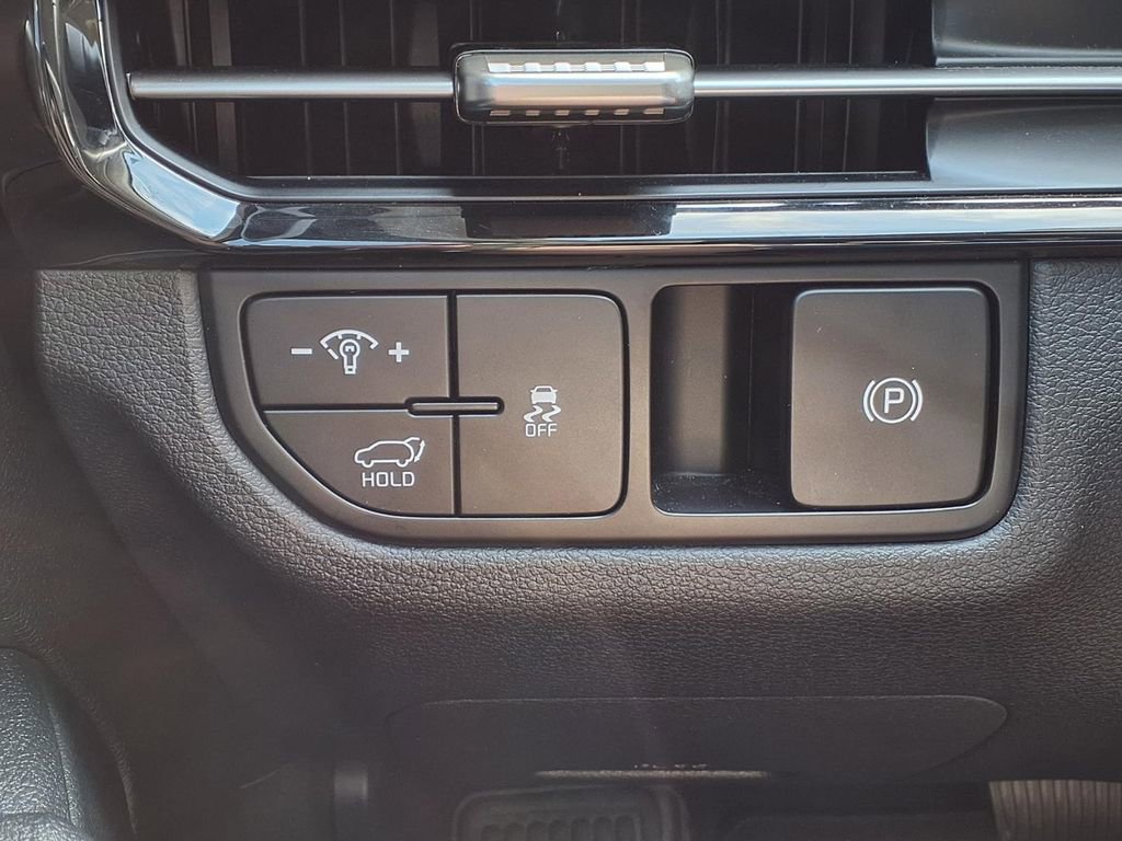 Used 2026 Kia Sportage EX FWD image 24
