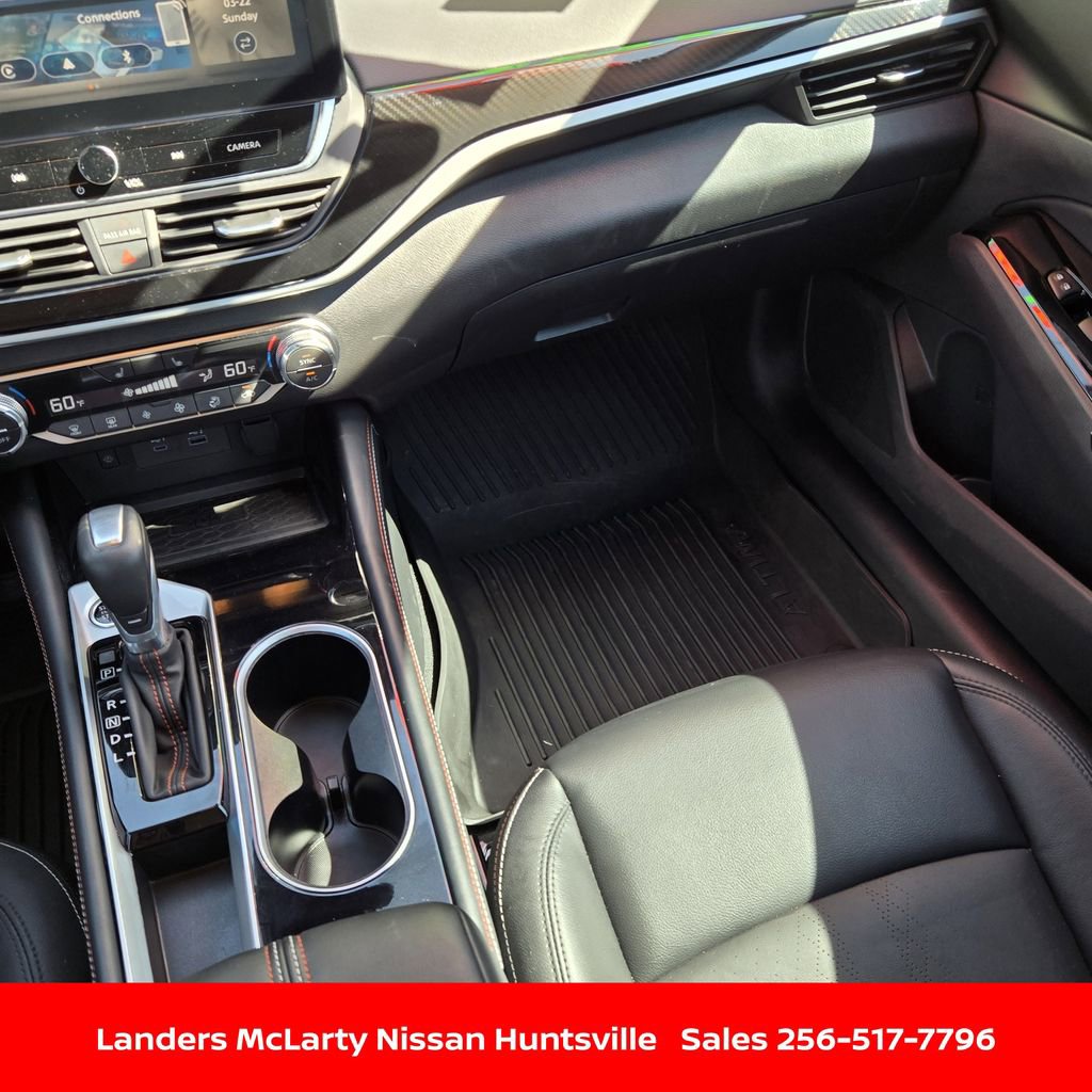 Used 2025 Nissan Altima 2.5 SR w/ SR Premium Package image 16