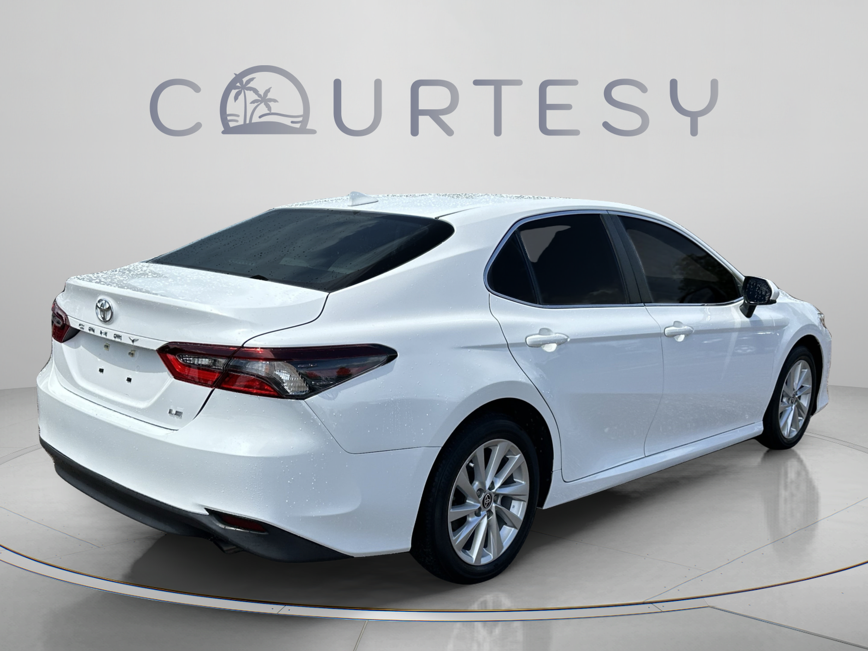 Used 2023 Toyota Camry LE FWD image 5