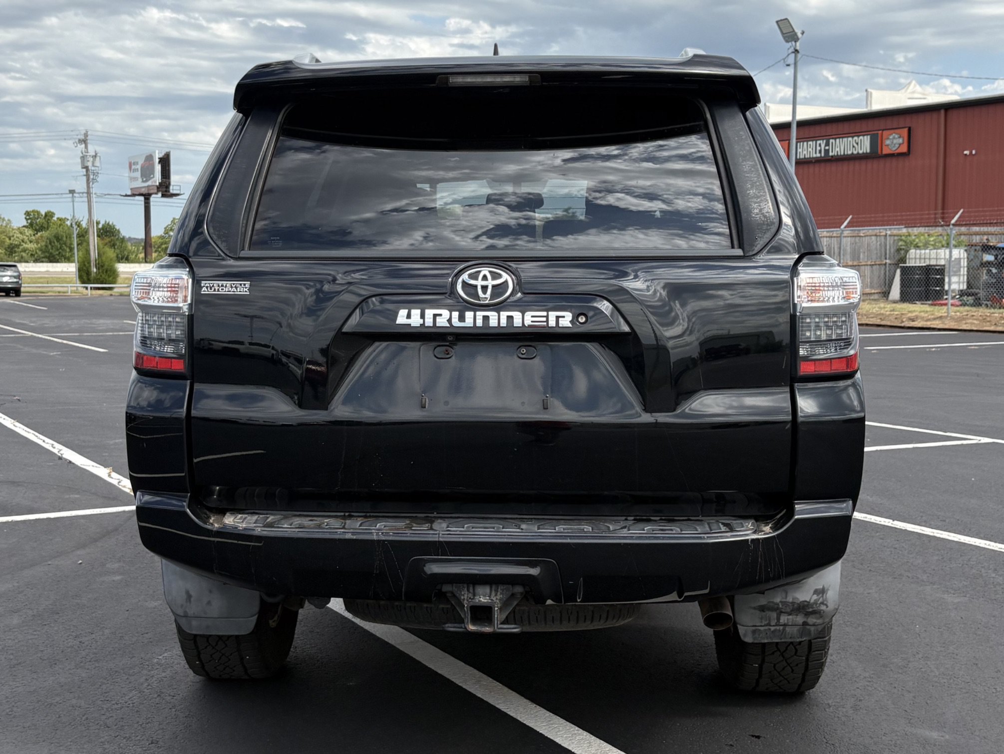 Used 2017 Toyota 4Runner SR5 AWD/4WD image 5