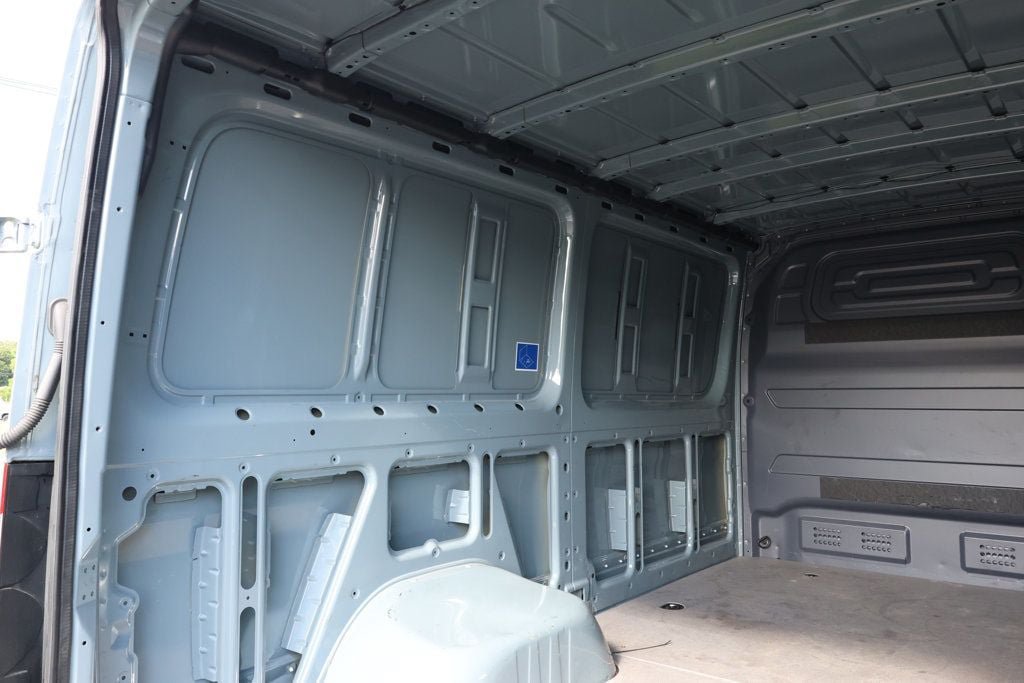 Used 2024 Mercedes-Benz Sprinter 3500 image 21