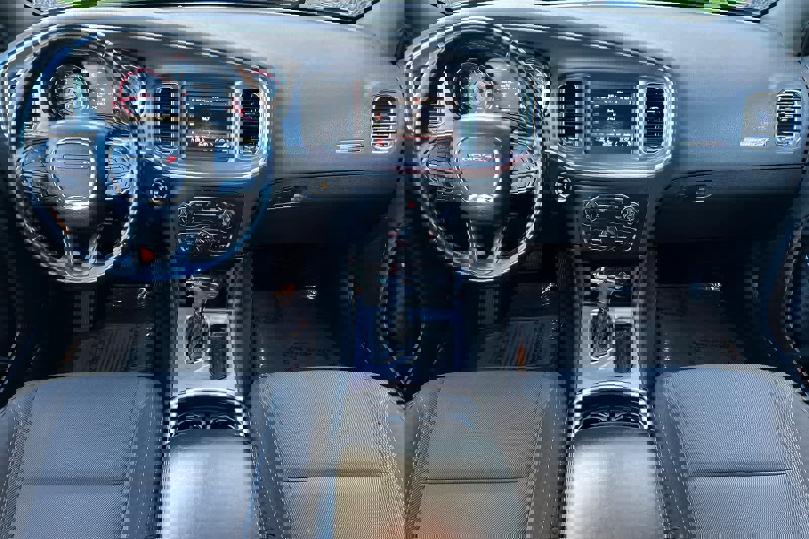 Used 2020 Dodge Charger SXT image 3