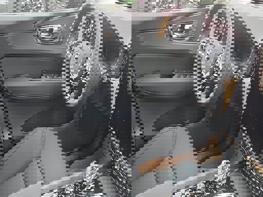 New 2026 Volvo XC60 B5 Core w/ Climate Package image 9