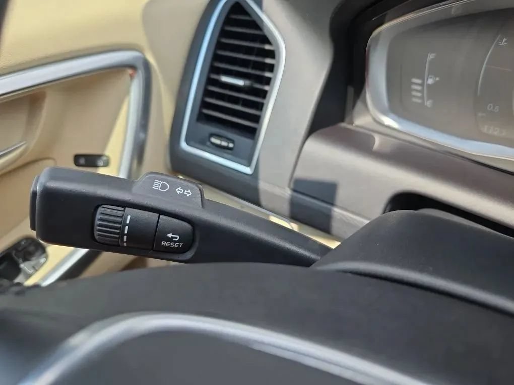 Used 2015 Volvo XC60 T5 Premier Plus FWD image 22