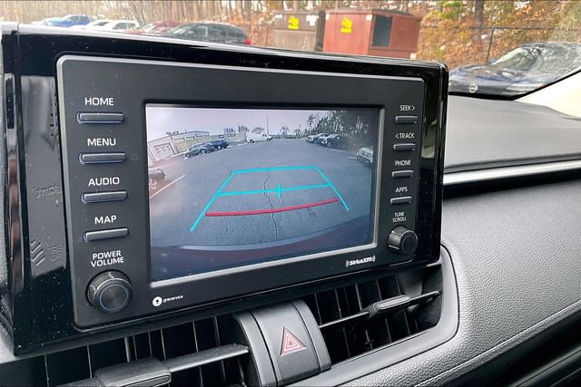 Used 2021 Toyota RAV4 LE image 11