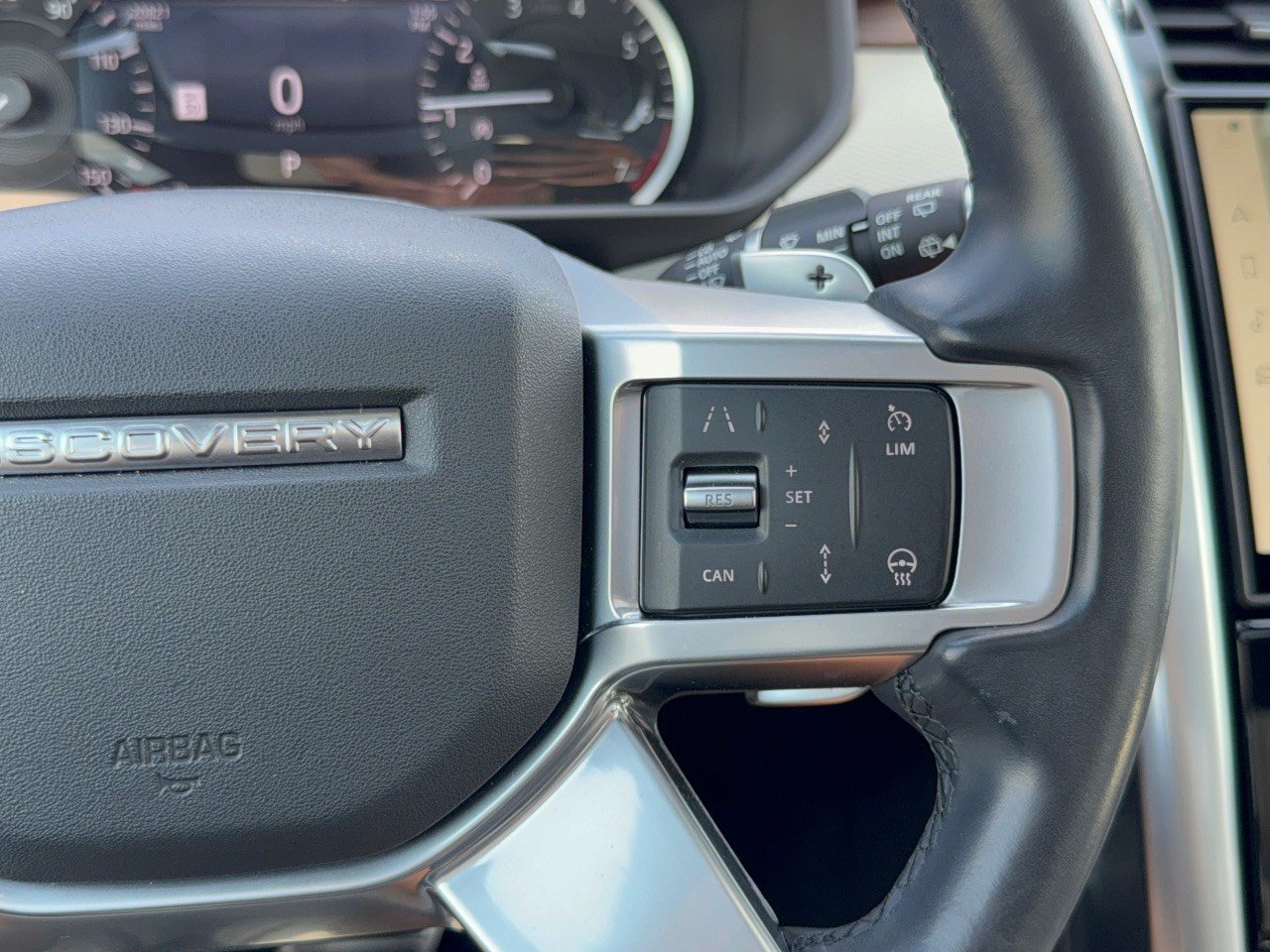 Used 2023 Land Rover Discovery S R-Dynamic AWD/4WD image 19