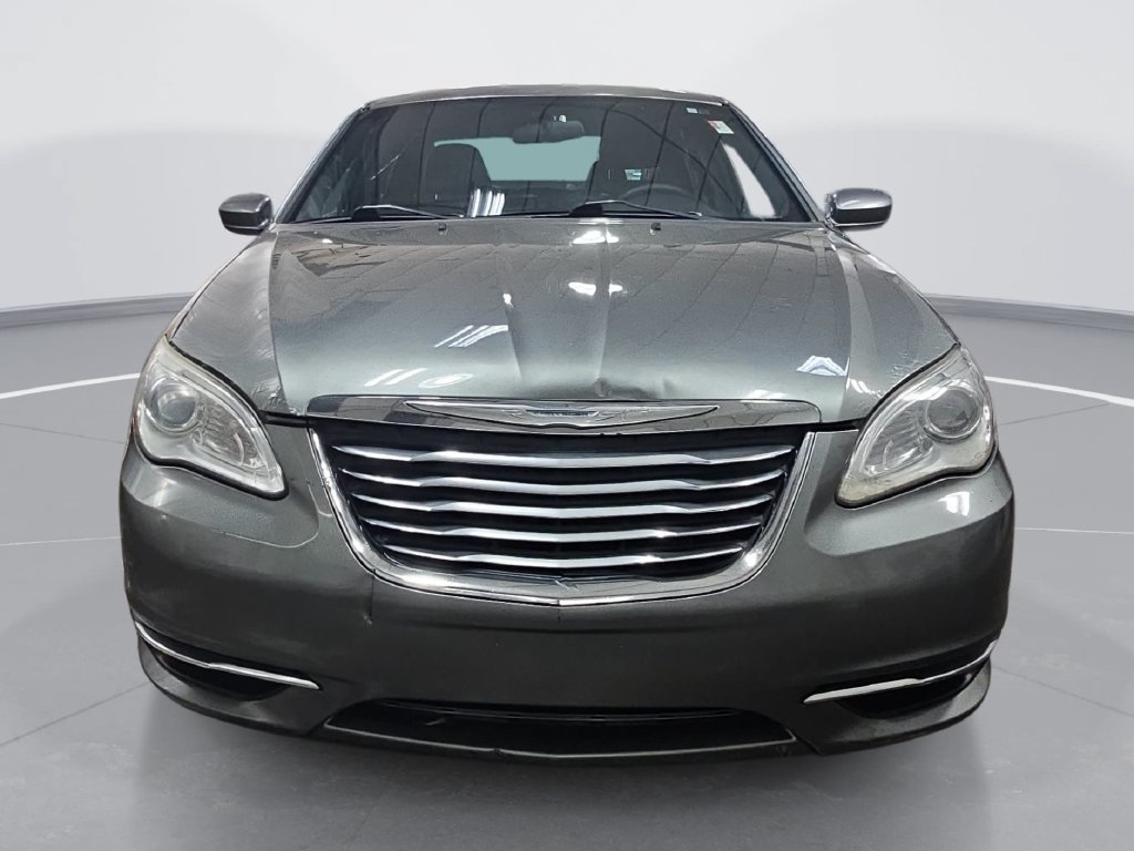 Used 2011 Chrysler 200 Touring FWD image 10