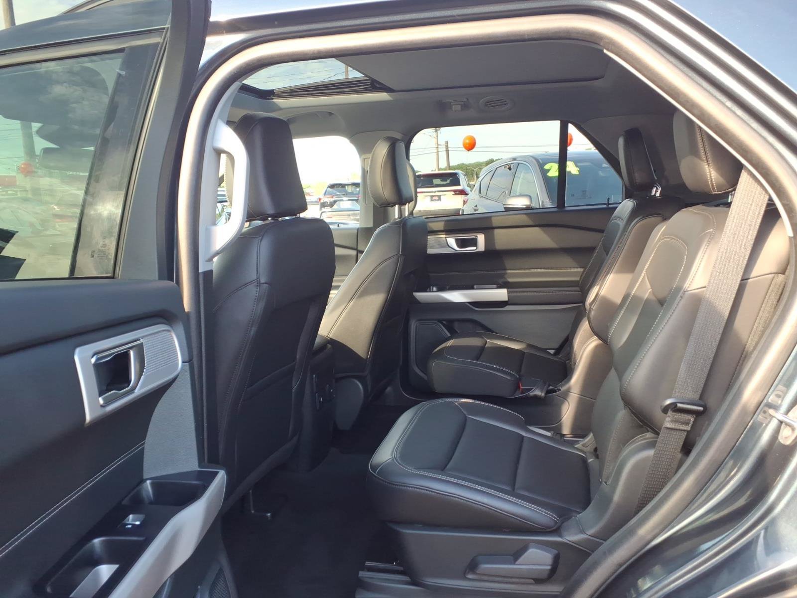 Used 2024 Ford Explorer XLT w/ Equipment Group 202A AWD/4WD image 15