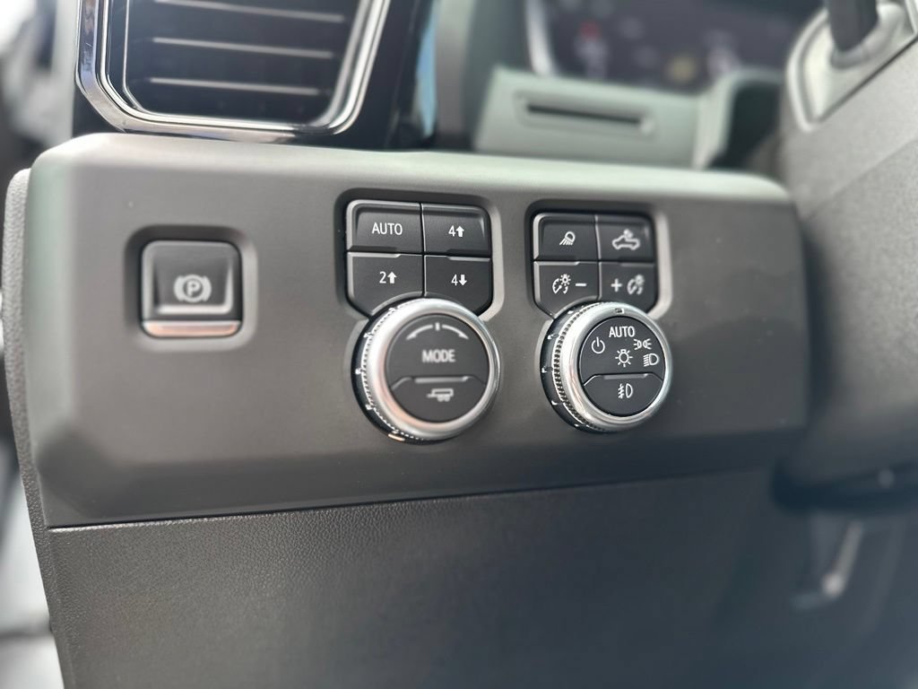 Used 2025 GMC Sierra 2500 AT4 AWD/4WD image 44