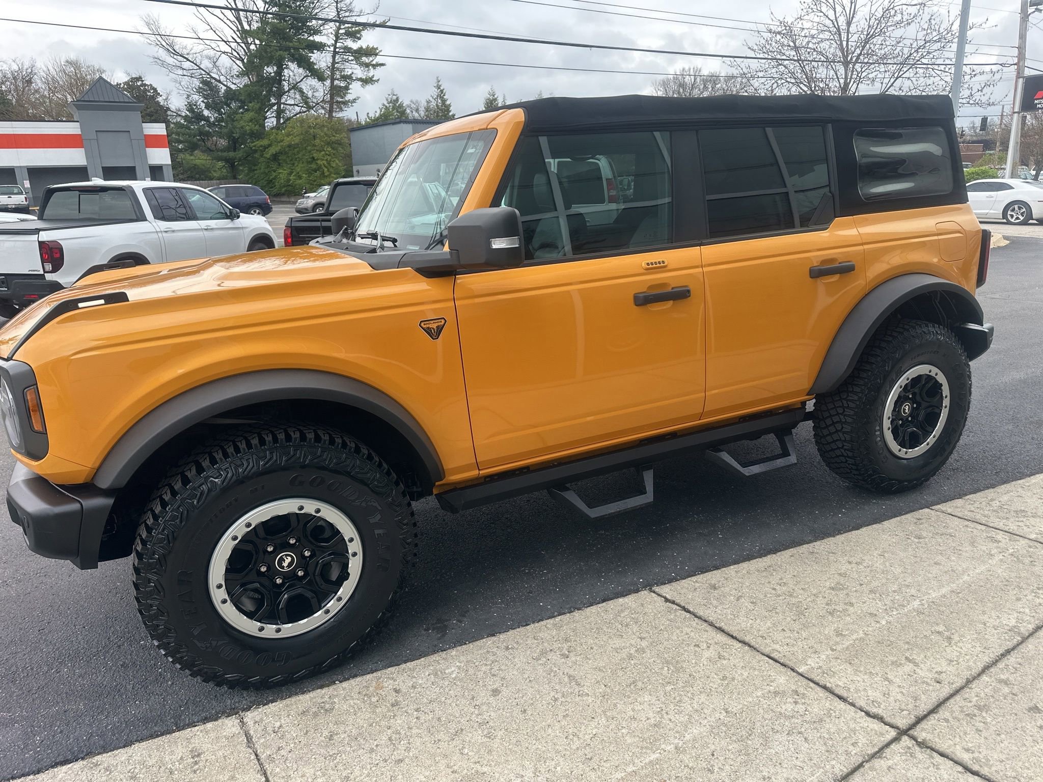 Used 2022 Ford Bronco Badlands w/ Sasquatch Package AWD/4WD image 7