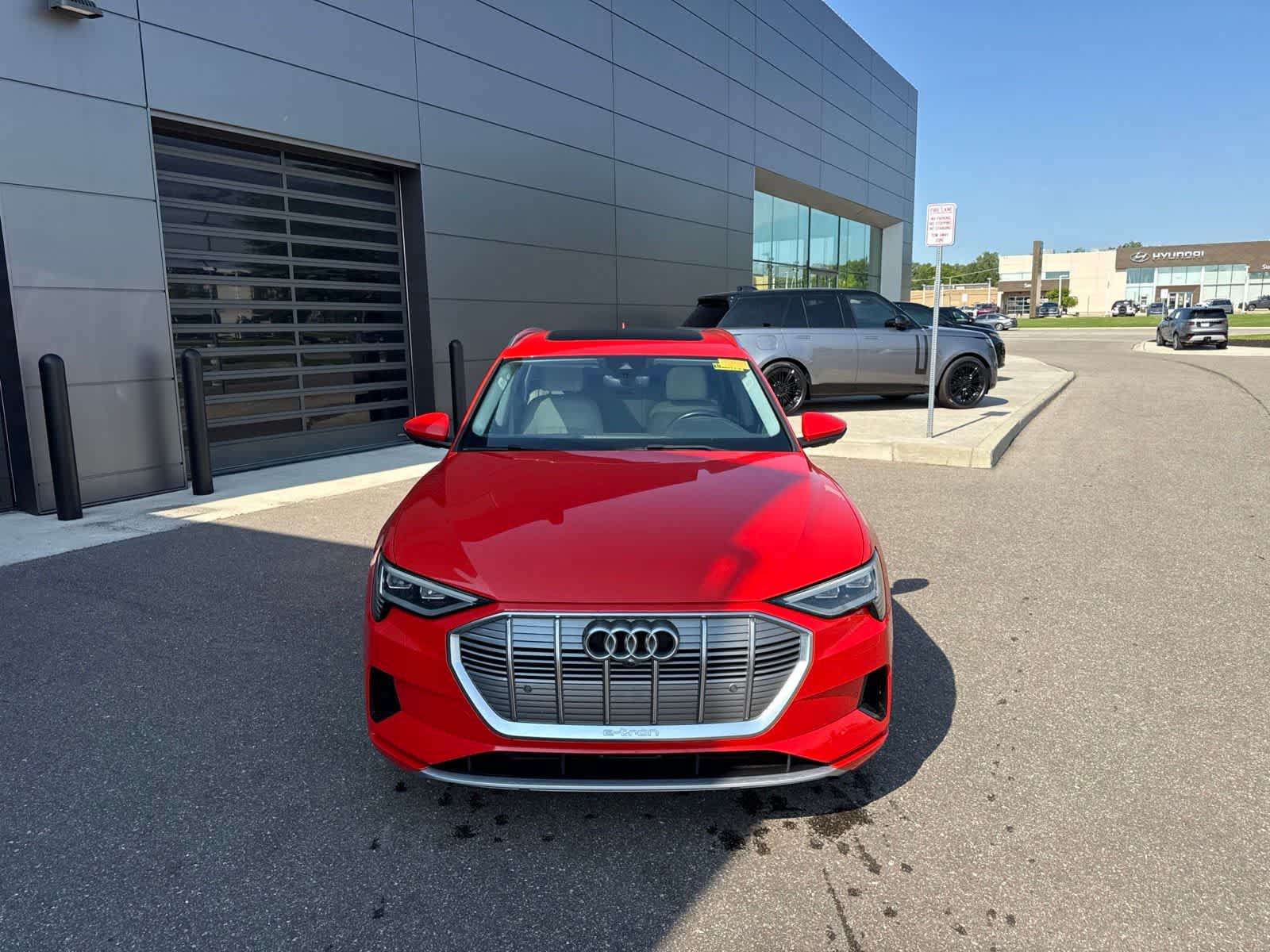 Used 2019 Audi e-tron Premium Plus AWD/4WD image 8
