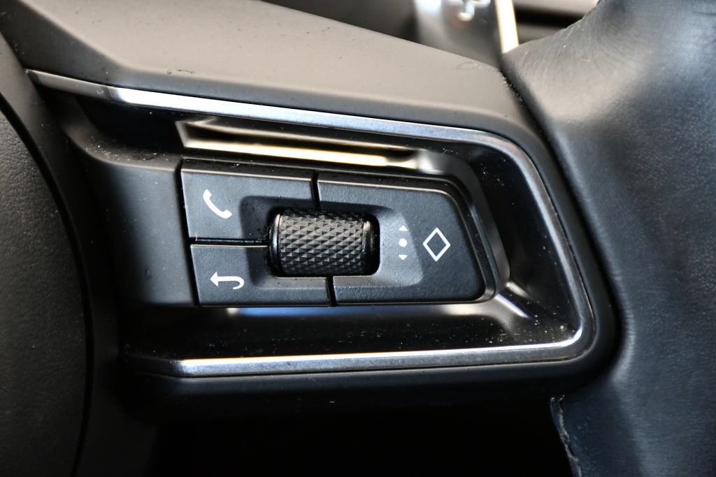 Certified 2023 Porsche Macan AWD/4WD image 23
