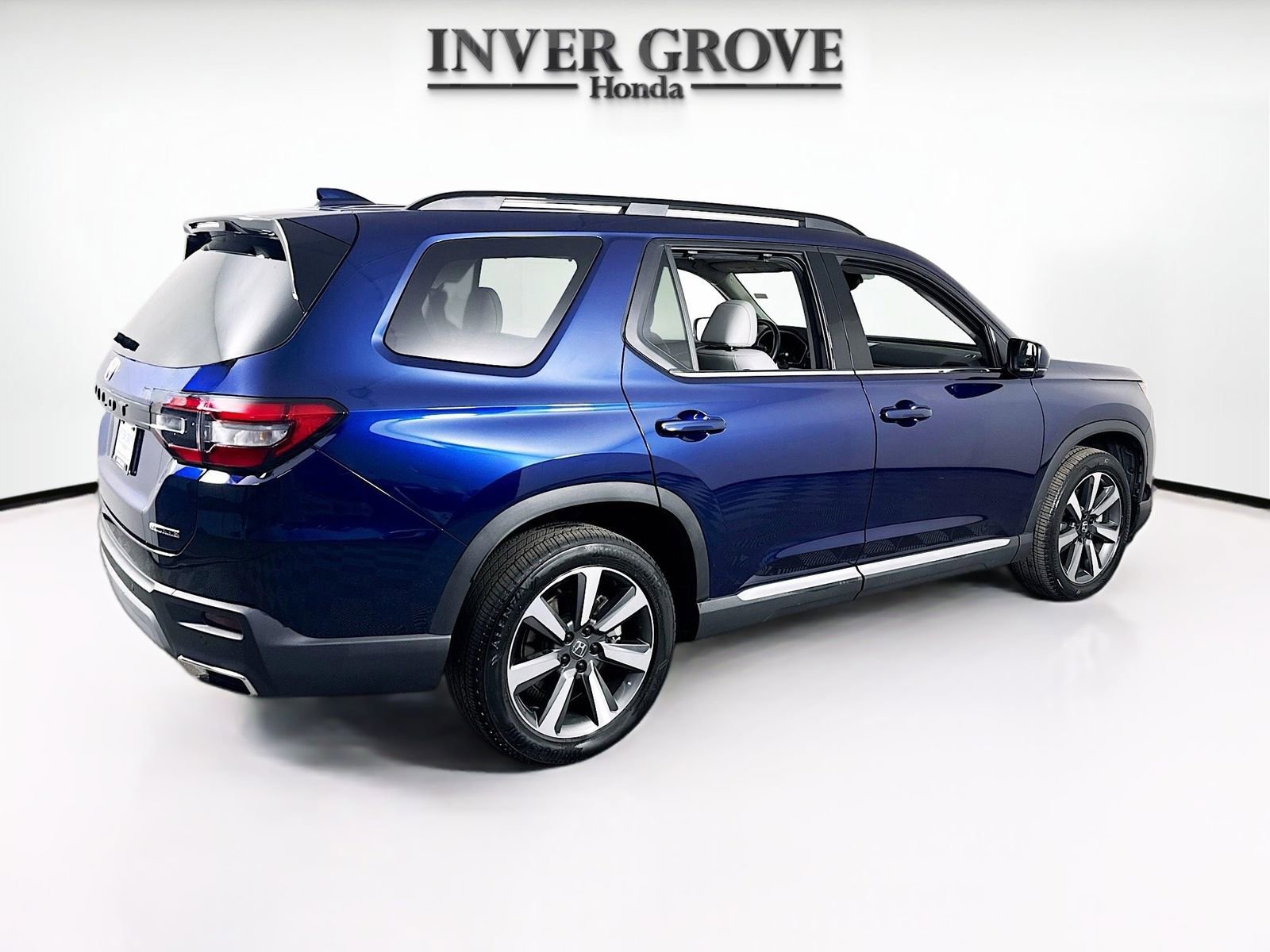 Certified 2023 Honda Pilot Touring image 5