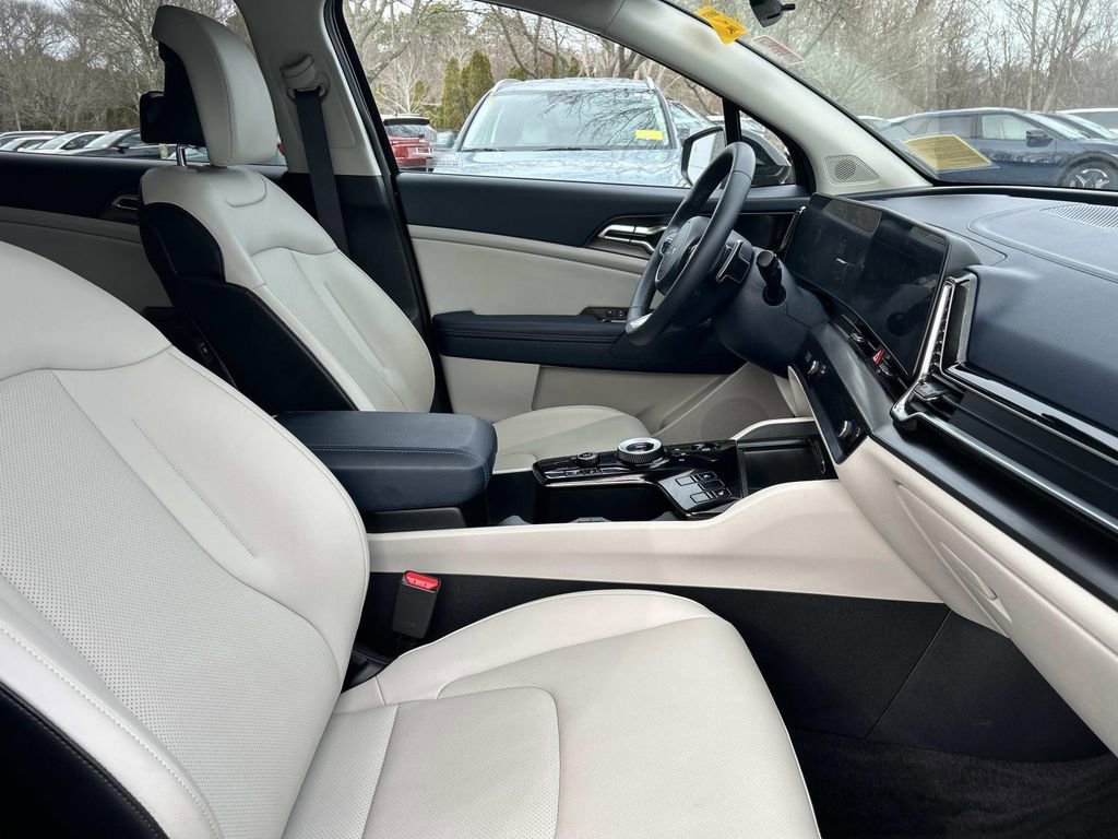 Certified 2025 Kia Sportage EX image 16