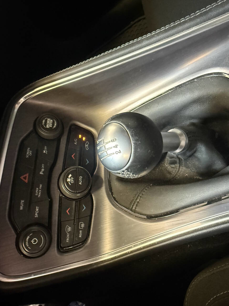 Used 2018 Dodge Challenger R/T image 13