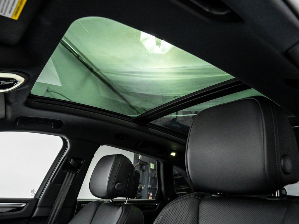 Used 2025 Porsche Macan image 26