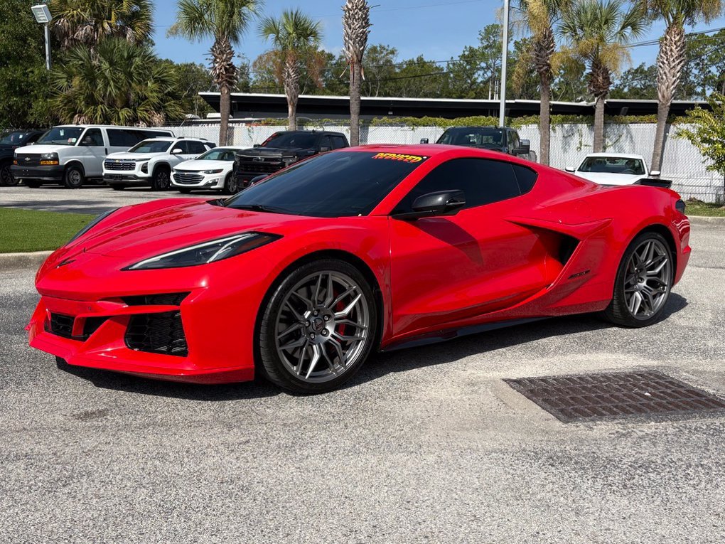 Used 2025 Chevrolet Corvette Z06 RWD image 2