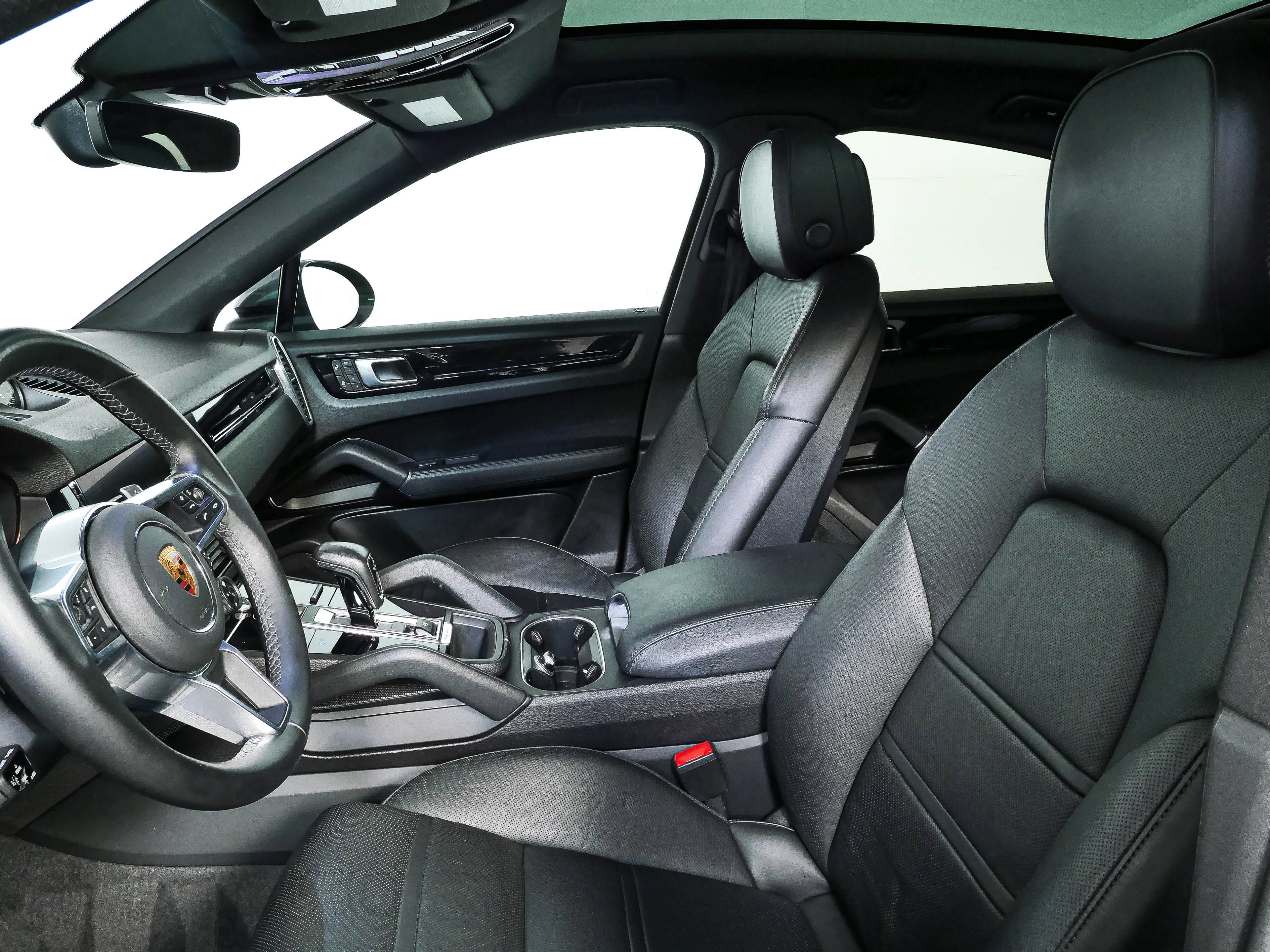 Certified 2022 Porsche Cayenne Coupe AWD/4WD image 5