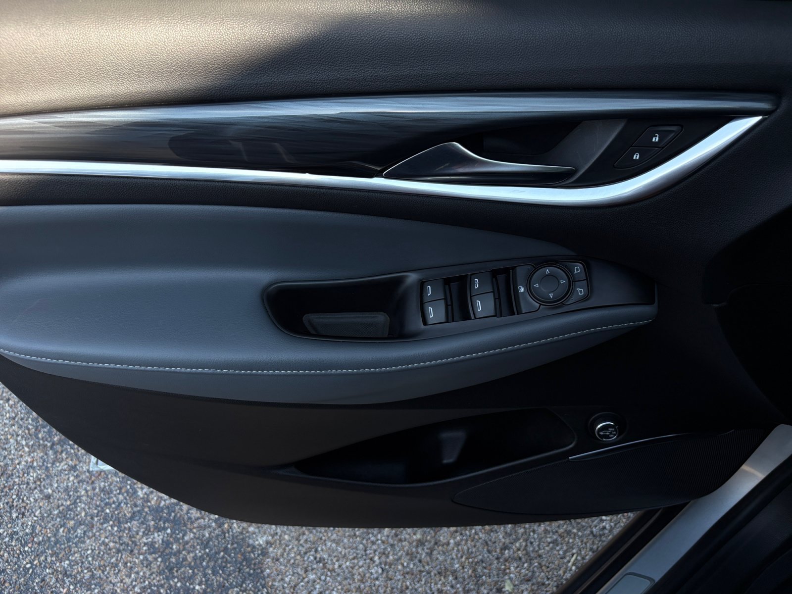 Used 2019 Buick Enclave Essence FWD image 30