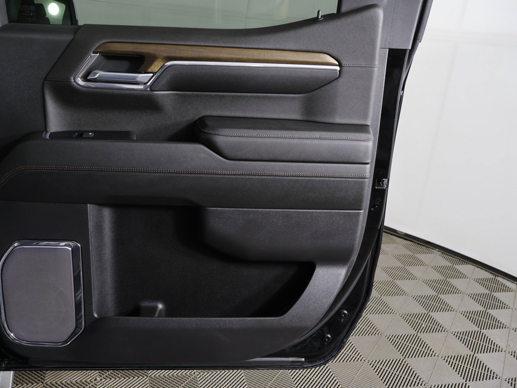 Used 2024 Chevrolet Silverado 1500 High Country w/ High Country Premium Package AWD/4WD image 27