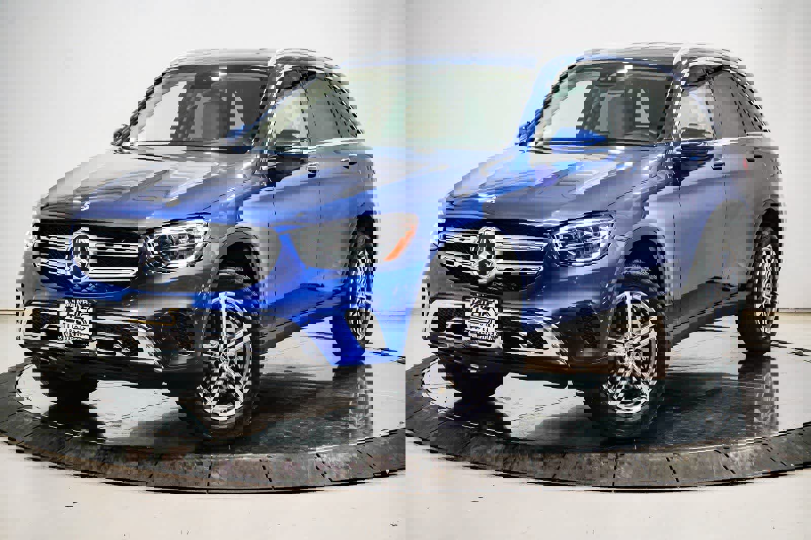 Used 2022 Mercedes-Benz GLC 300 image 1