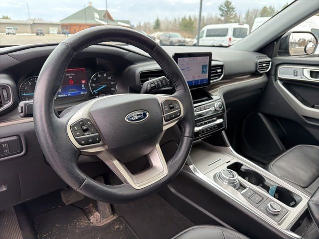 Used 2022 Ford Explorer Limited w/ Equipment Group 301A image 10