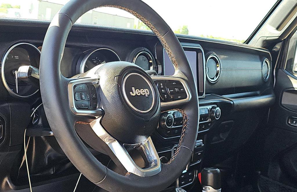 Used 2023 Jeep Wrangler Unlimited Sahara AWD/4WD image 11