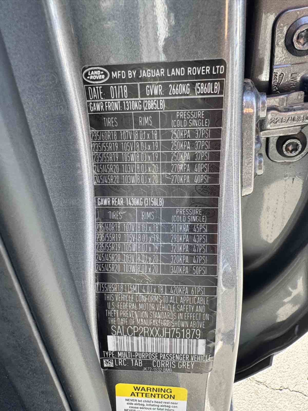 Used 2018 Land Rover Discovery Sport SE AWD/4WD image 22