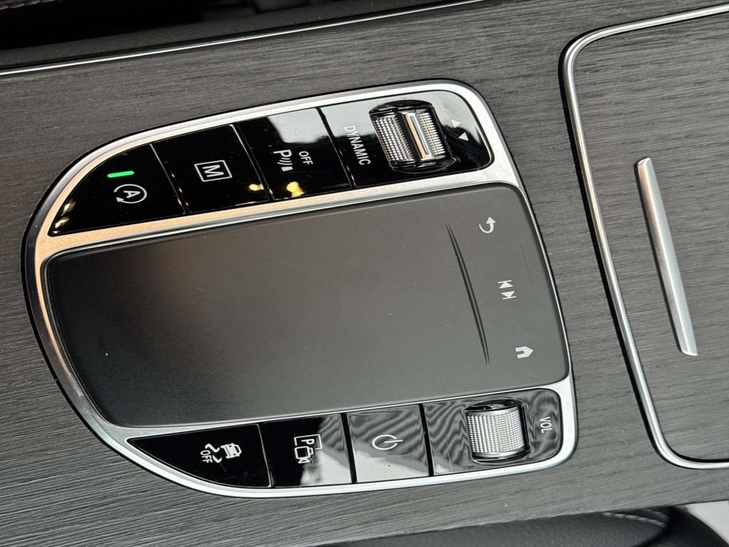 Used 2022 Mercedes-Benz GLC 300 4MATIC image 26