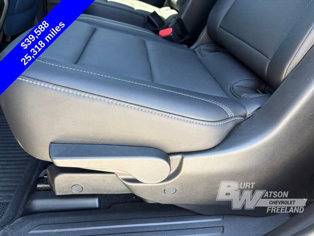 Used 2025 Chevrolet Traverse LT w/ Midnight/Sport Edition AWD/4WD image 28
