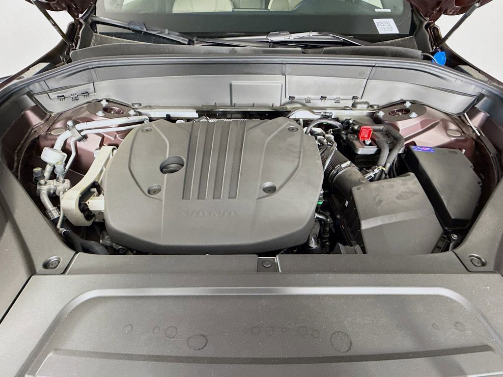 Used 2025 Volvo XC90 B5 Plus w/ Protection Package image 33