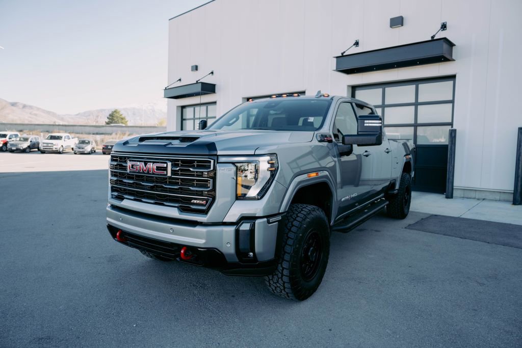 Used 2024 GMC Sierra 3500 AT4 w/ Technology Package AWD/4WD image 3