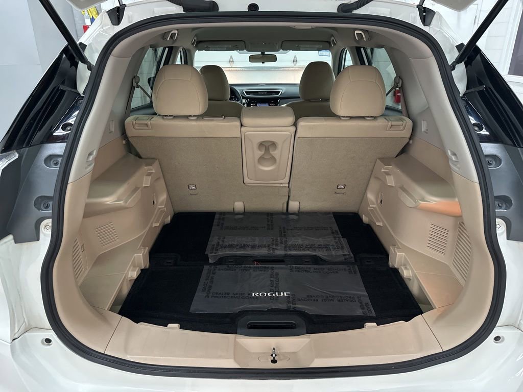 Used 2016 Nissan Rogue SV image 32
