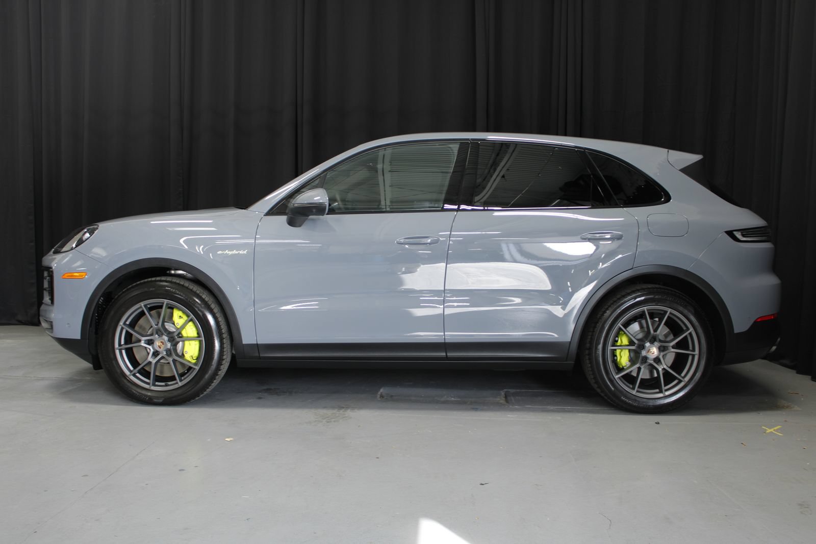 New 2026 Porsche Cayenne E-Hybrid AWD/4WD image 2